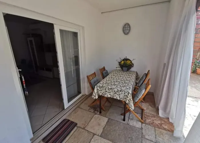 App Carla Novigrad Istria